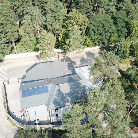 Hotel Motozona Brjuchovyči Exteriér fotografie