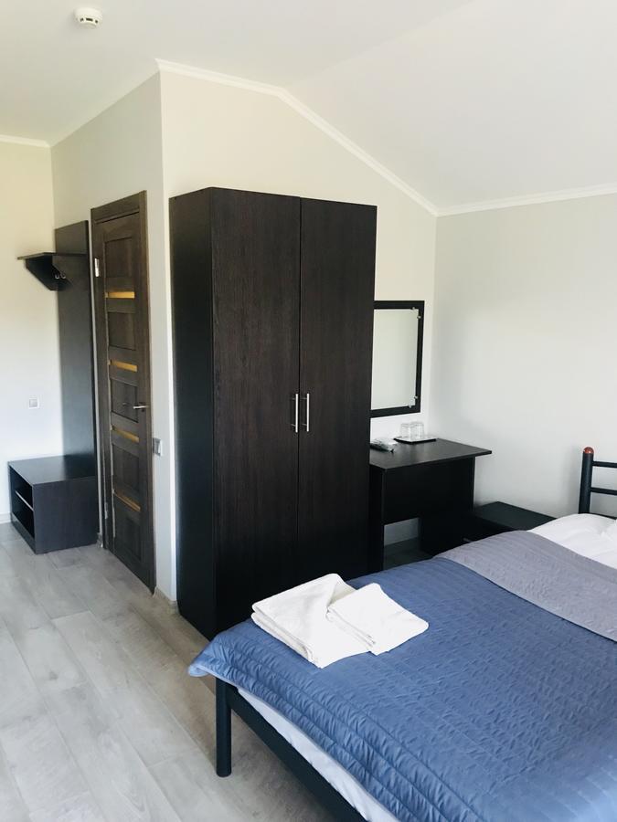 Hotel Motozona Brjuchovyči Exteriér fotografie