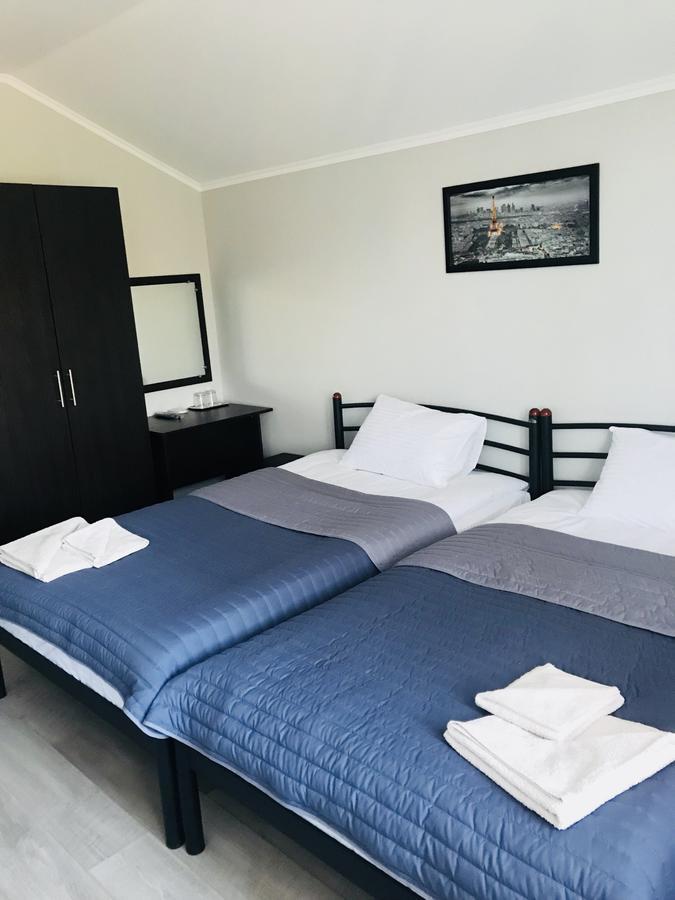 Hotel Motozona Brjuchovyči Exteriér fotografie